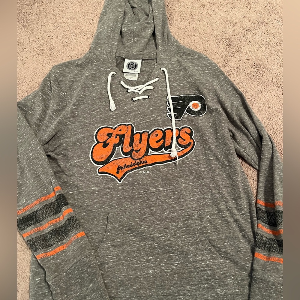 Flyers top